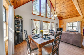 Cabin with Private Hot Tub 2 Mi to Broken Bow Lake!